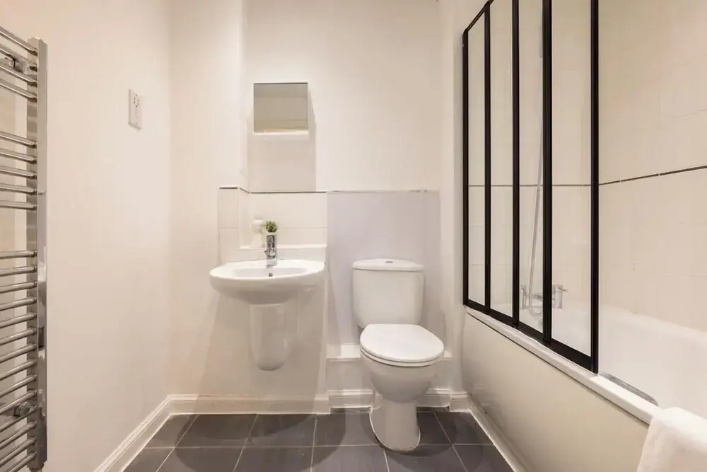 2 Bedrooms Apartment in Wembley
