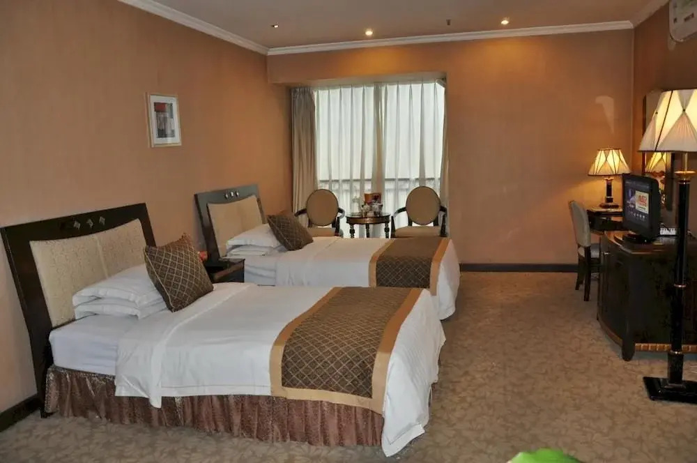 Donghe Yindu Hotel