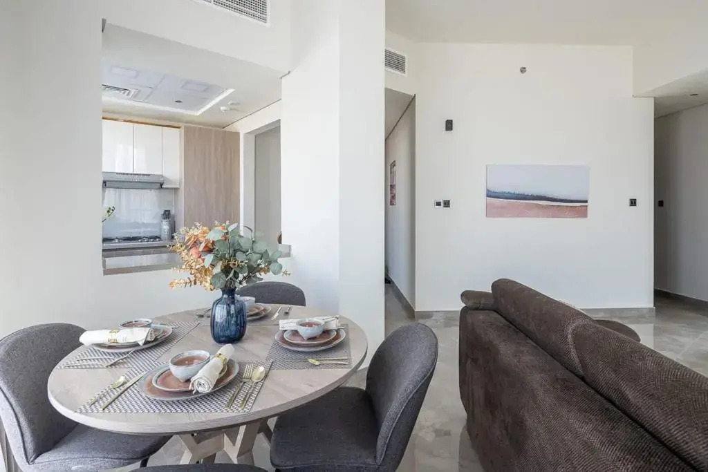 Frank Porter - Majestique Residence
