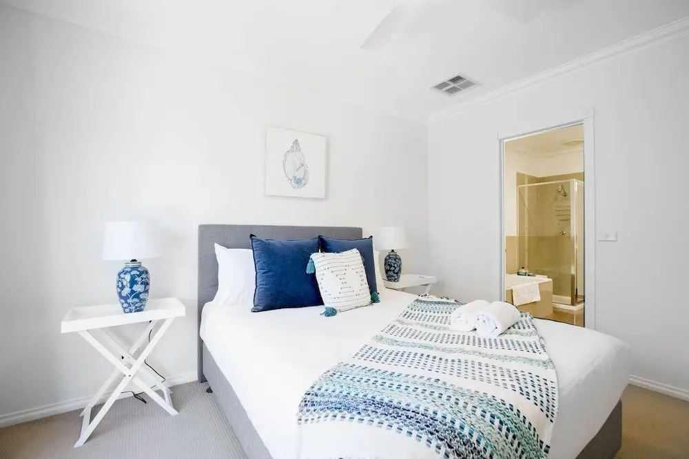 Peaceful Designer 2br@leafy Mill Park