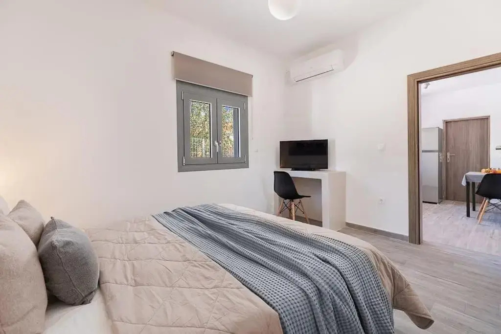 Van Loui's II Place