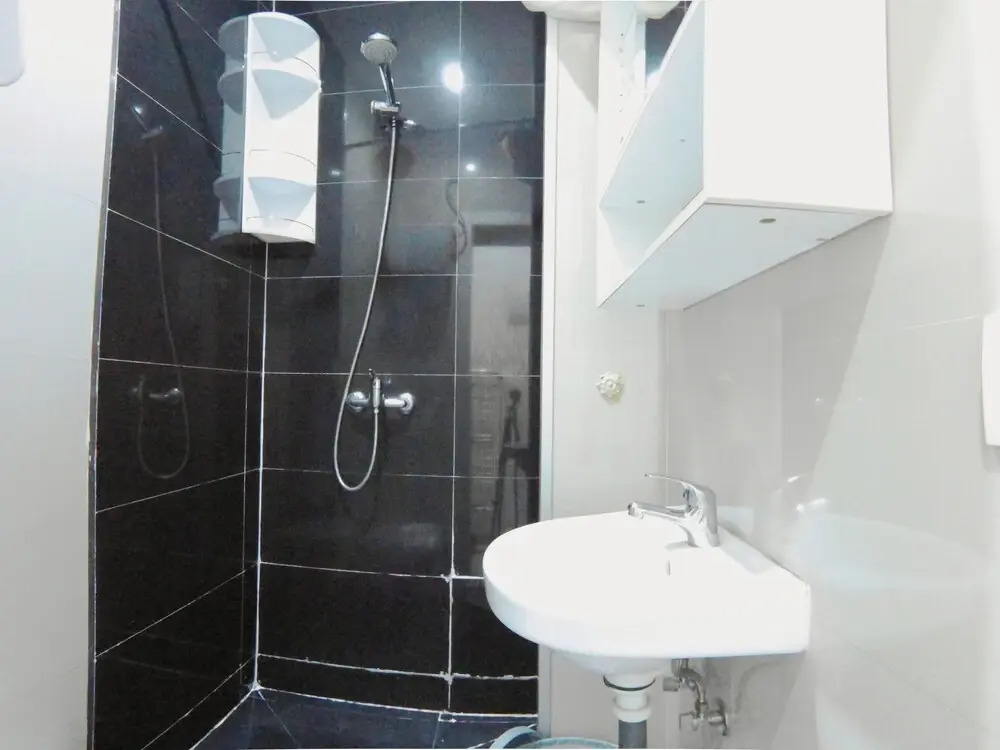 Apartamento en bajos cercano a Principe Pío AZBEXC