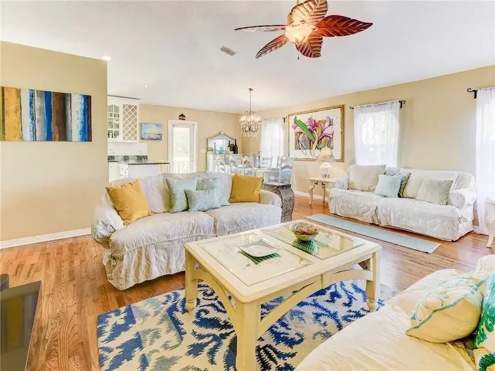 Chiquitas Sun - Four Bedroom Home