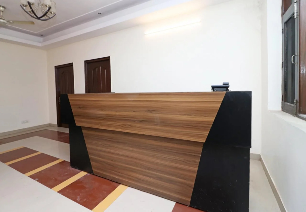 Hotel 9 Palm by OYO Rooms