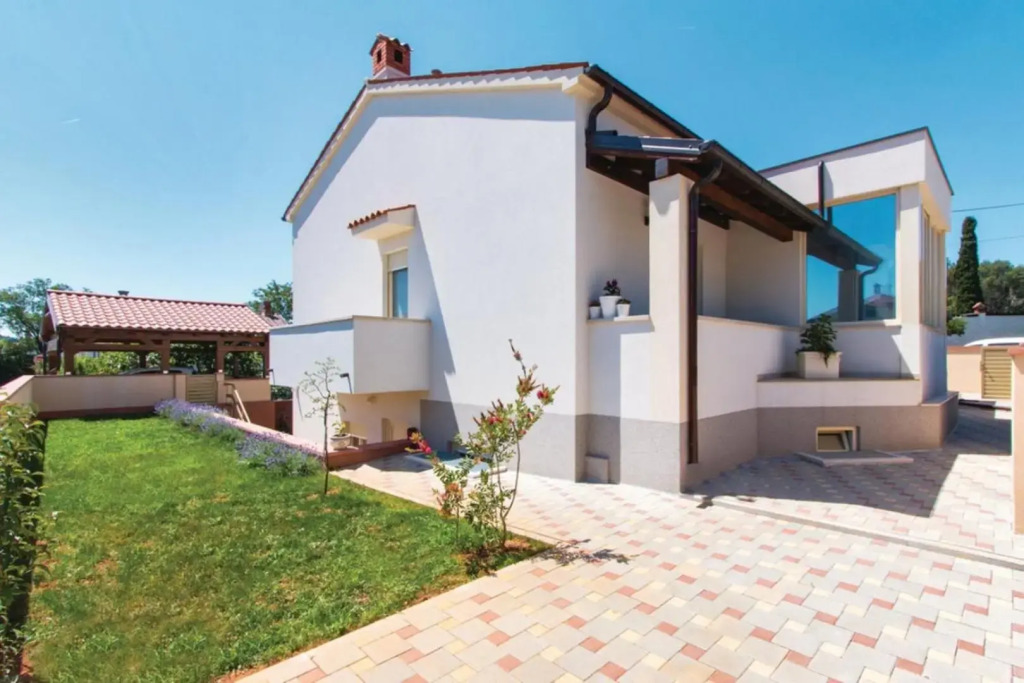 Two Bedroom Apartment Valdebecco for 5 persons