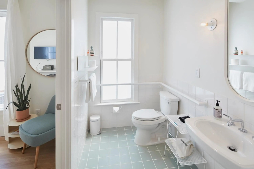 Guest House Raleigh- Adults Only