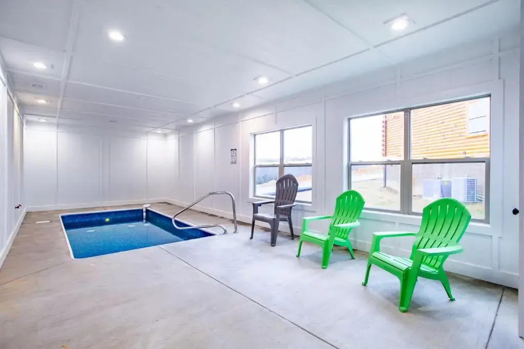 Swimming Bears Lodge 1 with Indoor Pool and Hot Tub