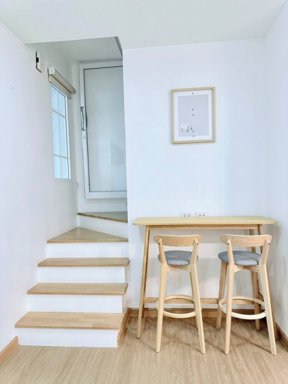 Minimalist Townhome Stay