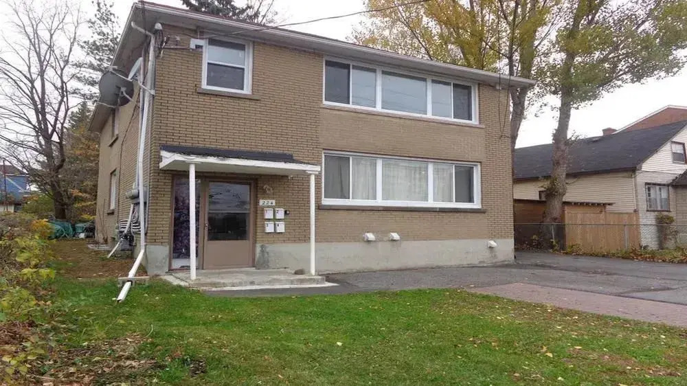 Adib Apartments - 224 Woodroffe Ave, Unit 4 (Basement)