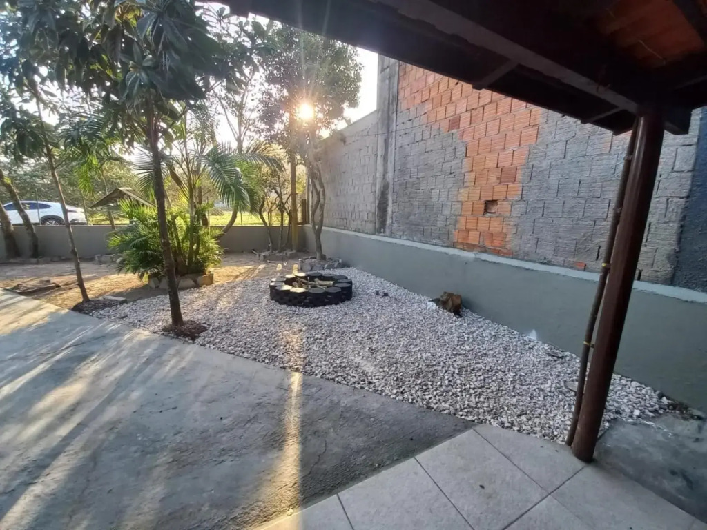 CASA PERTINHO DA PRAIA PARA ATÉ 12 PESSOAS COM MESA DE SINUCA E PING PONG aceita pets