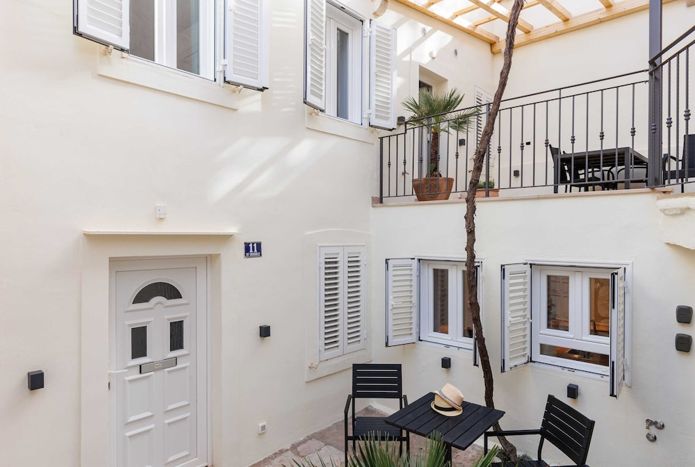 Apartments Odin