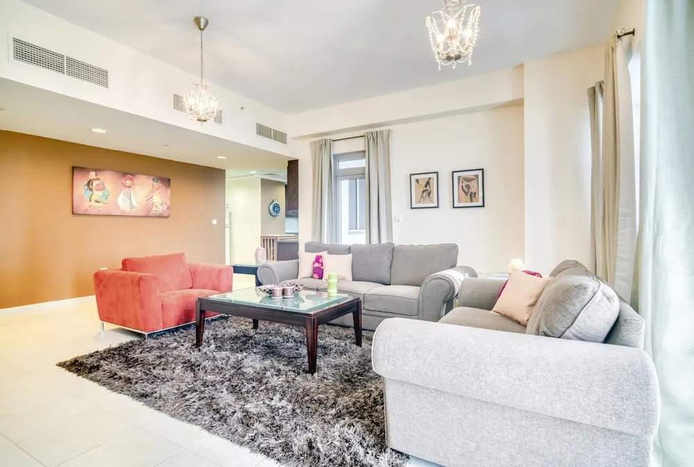 Executive Towers Amazing 1BR Onsite Pool Business bay