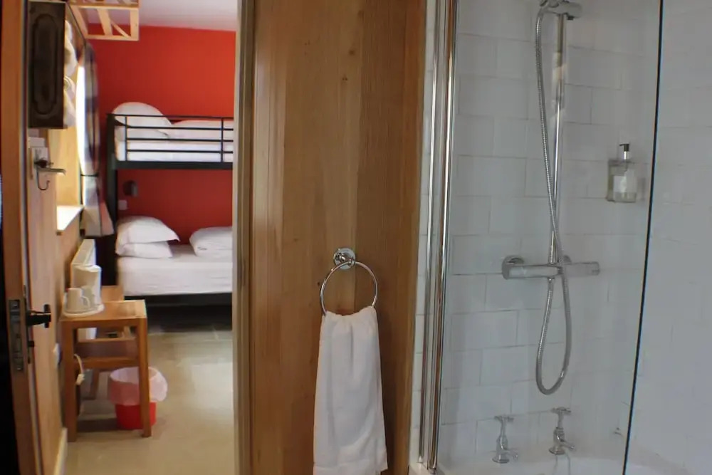 Lumely Fee Bunkhouse