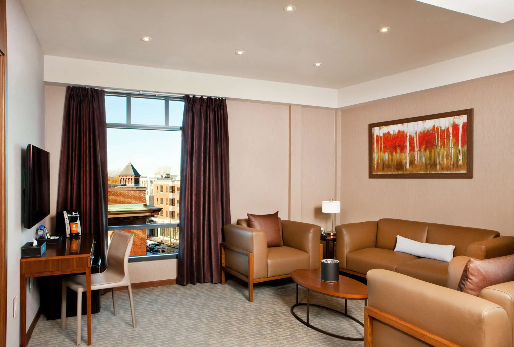 Porter Square Hotel
