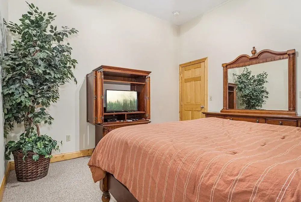 Lakeside Lodge