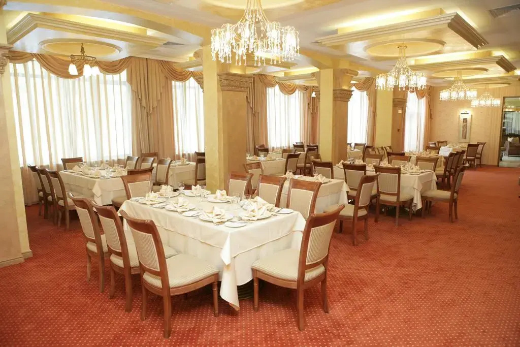 Romance Hotel and Family Suites