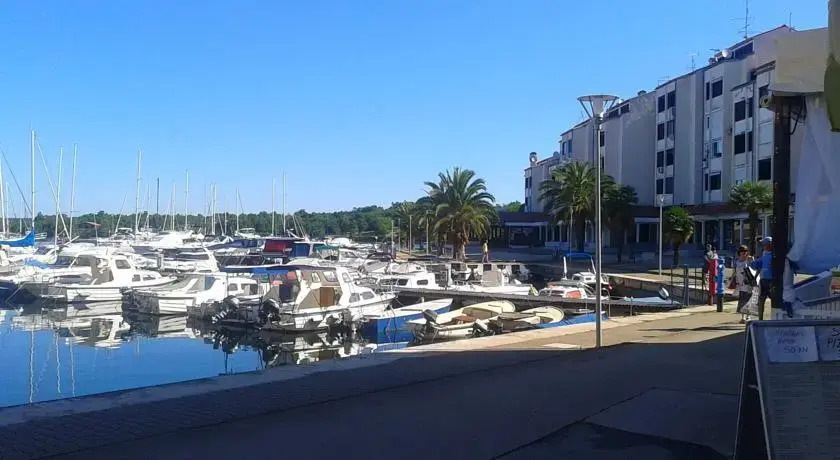 Apartment Cervar 1