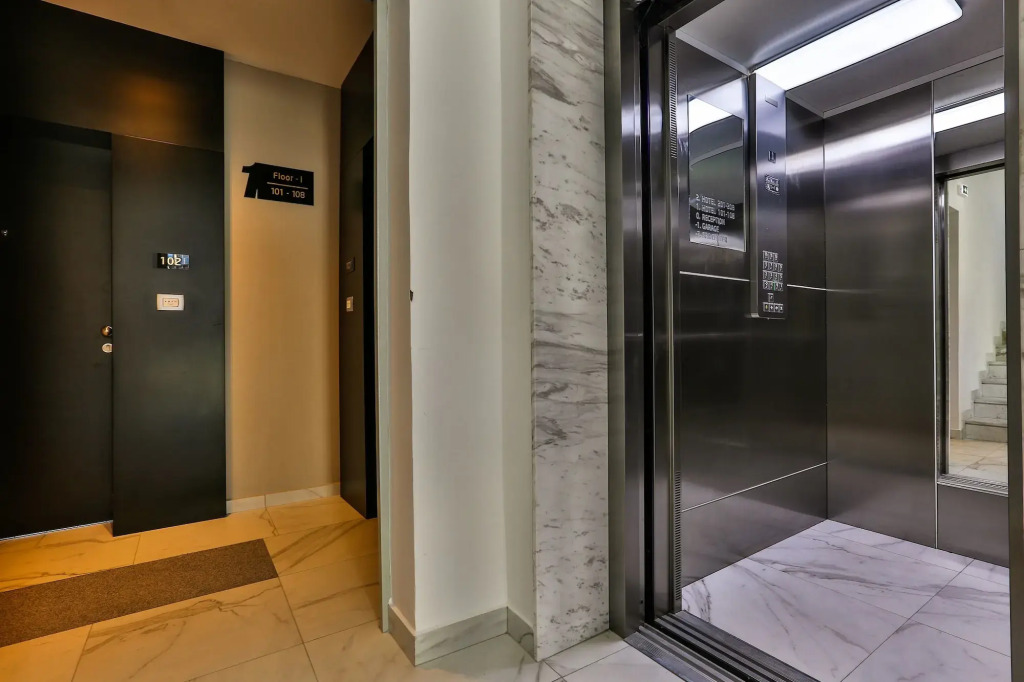 Hotel WOW
