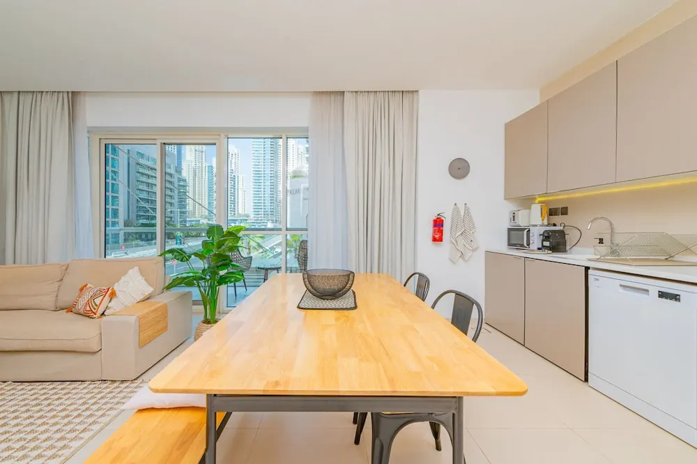Amazing Stay in Marina With Balcony & View