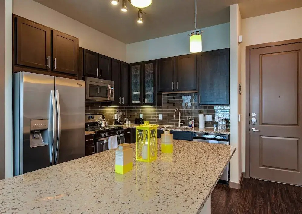 Beautiful & Modern Memorial Home - Near Everything