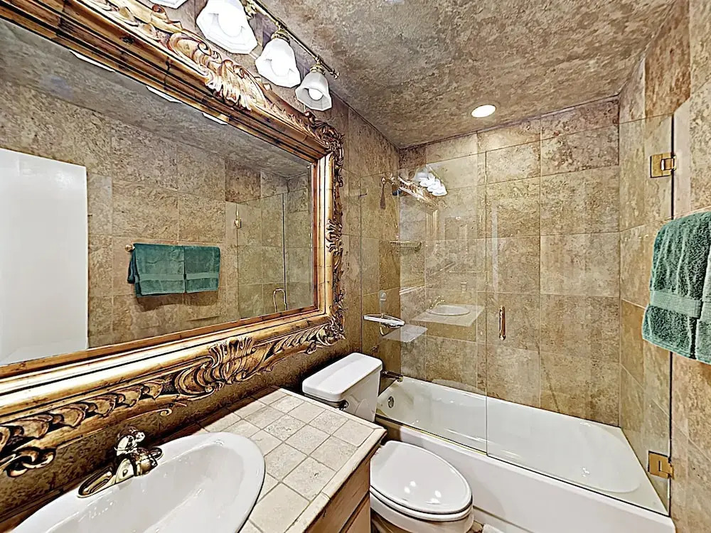 Bighorn #13E - 2 Br Condo