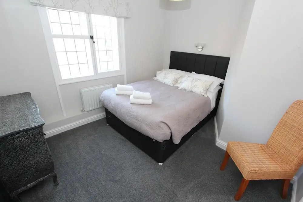 Commonhall Apartments, Top Floor