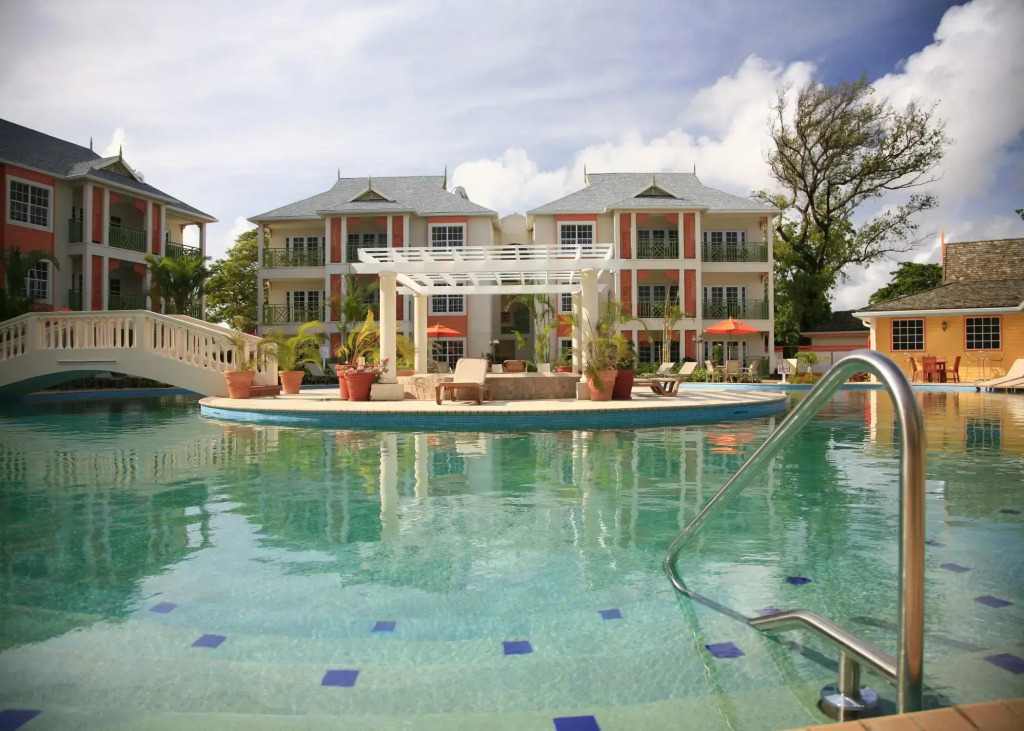 Bay Gardens Beach Resort and Spa