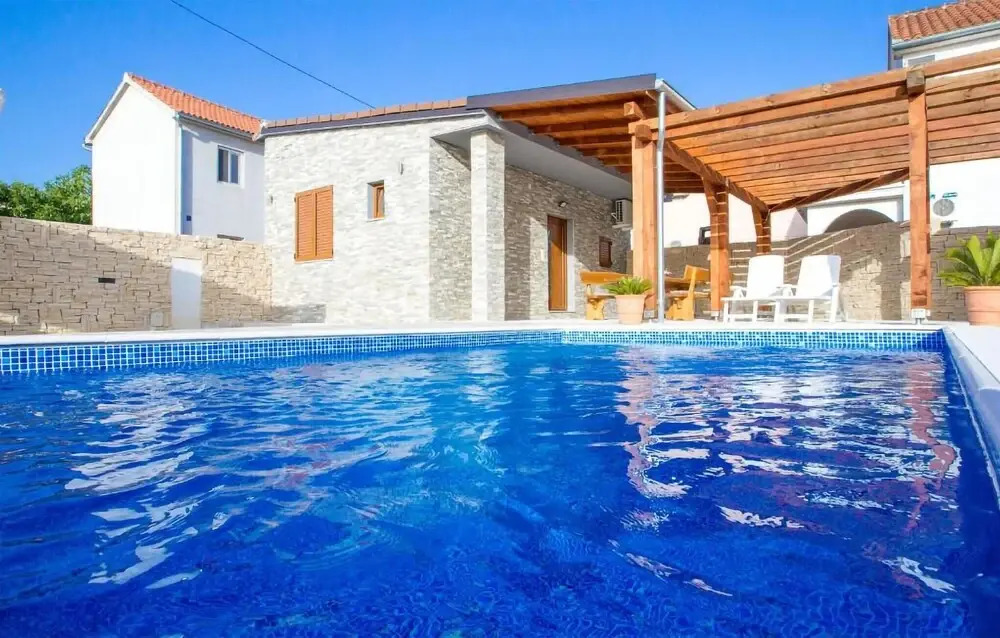 Awesome Home in Biograd na Moru With Wifi, 1 Bedrooms and Outdoor Swimming Pool