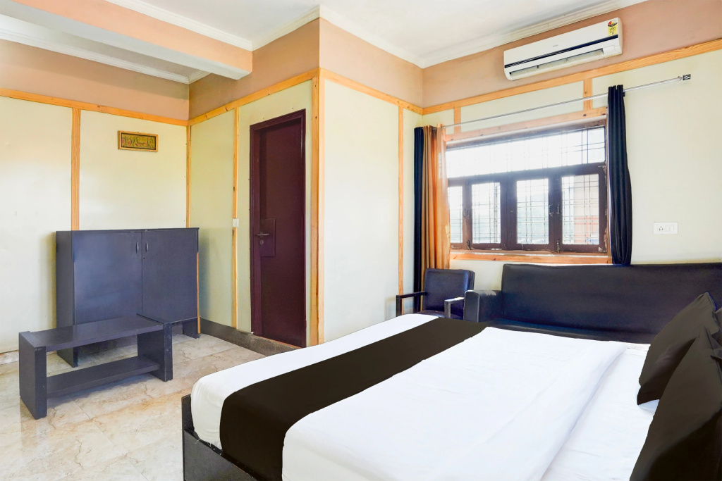 Super Hotel O GMS Road Ballupur Chowk Formerly Maira Residency