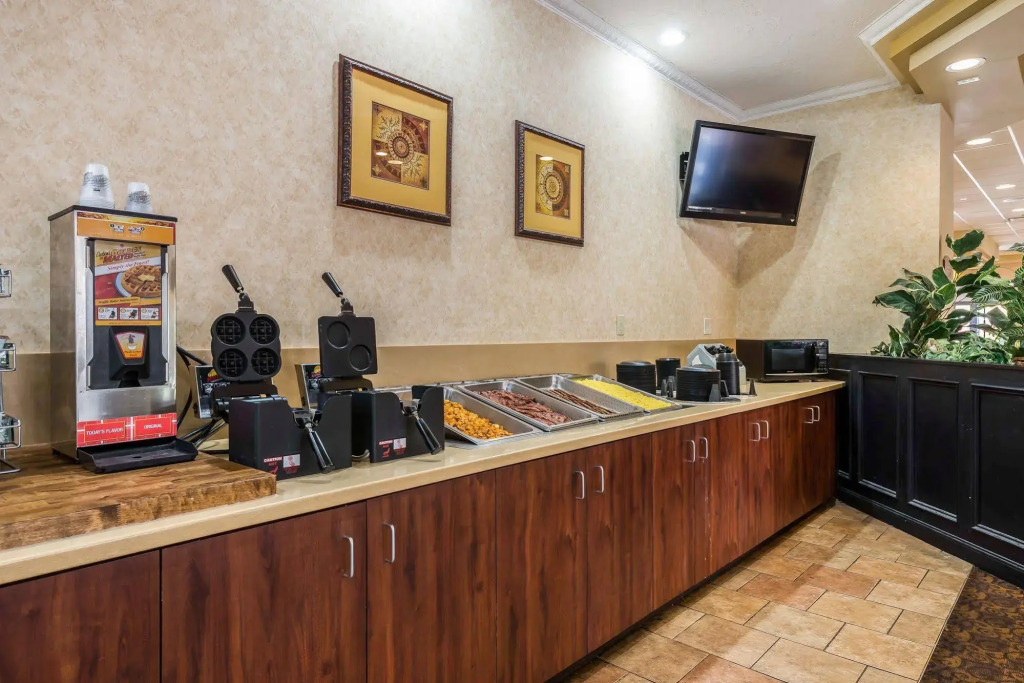 Clarion Hotel & Conference Center Colorado Springs