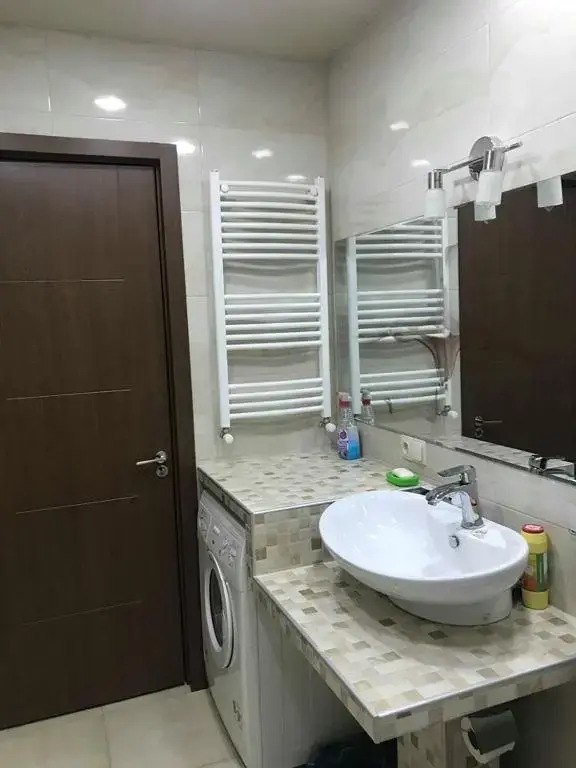 Akaki Tsereteli Avenue 70