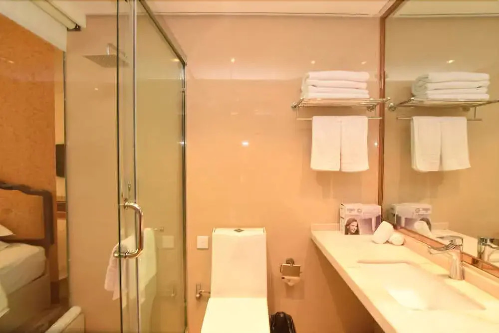 Luoyang Zhenghe Hotel