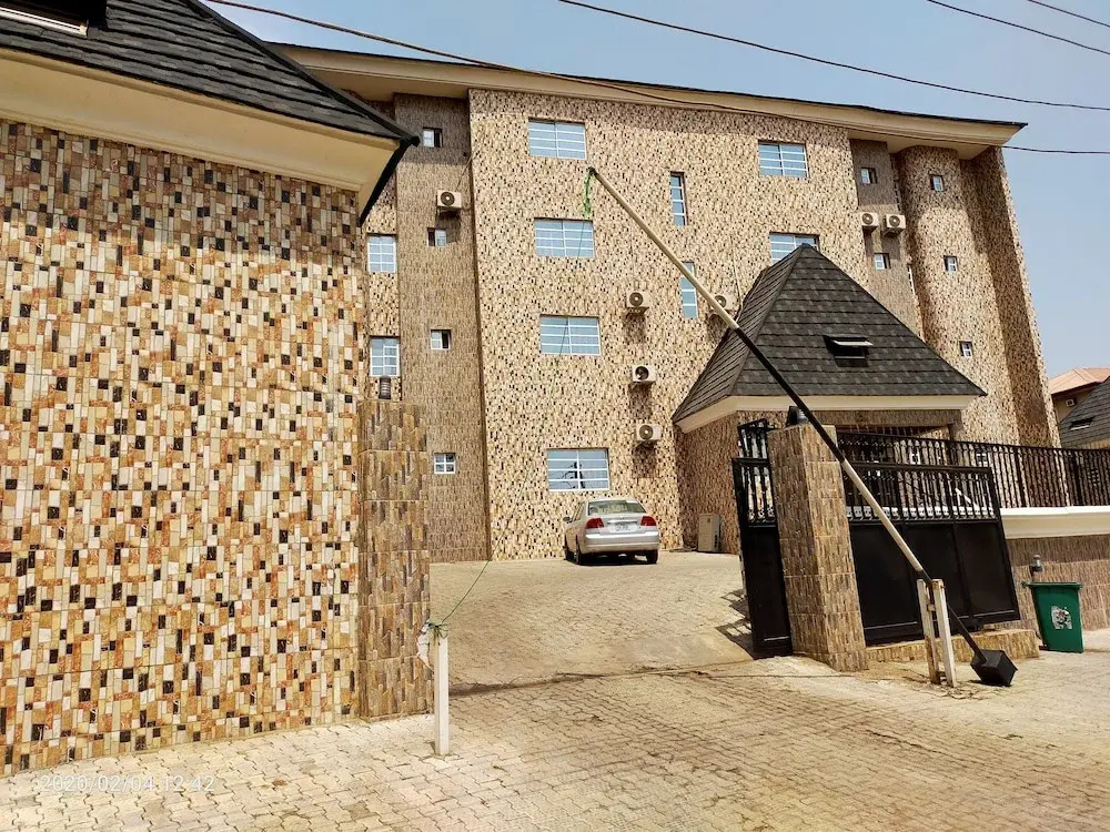 Rodze Hotel & Suites