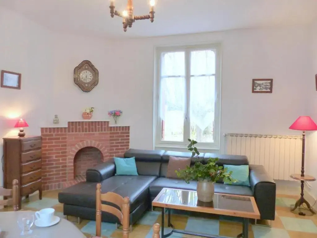 Maison indépendante près village médiéval - FR-1-489-15