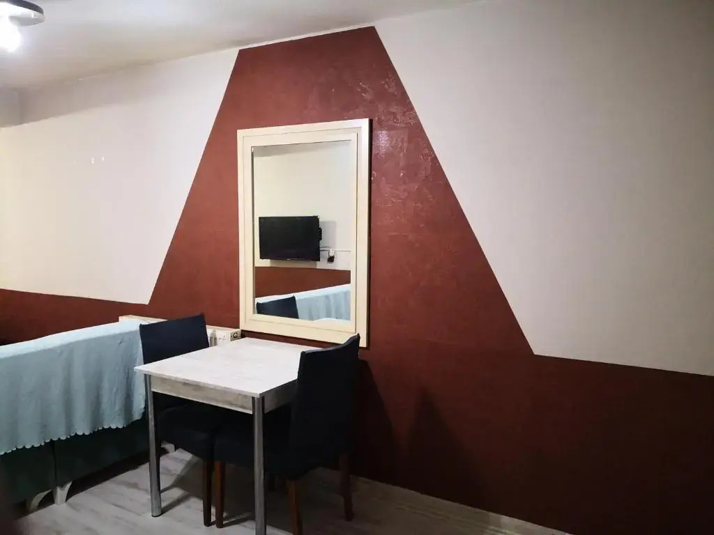 Çağlar apart
