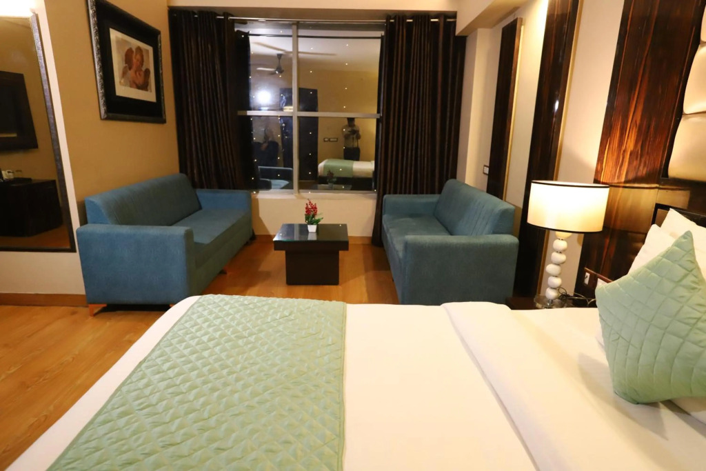 Hotel Palm Grand Naraina New Delhi - Couple Friendly Local IDs Accepted