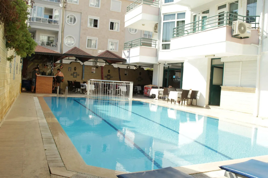 Cleo Hotel