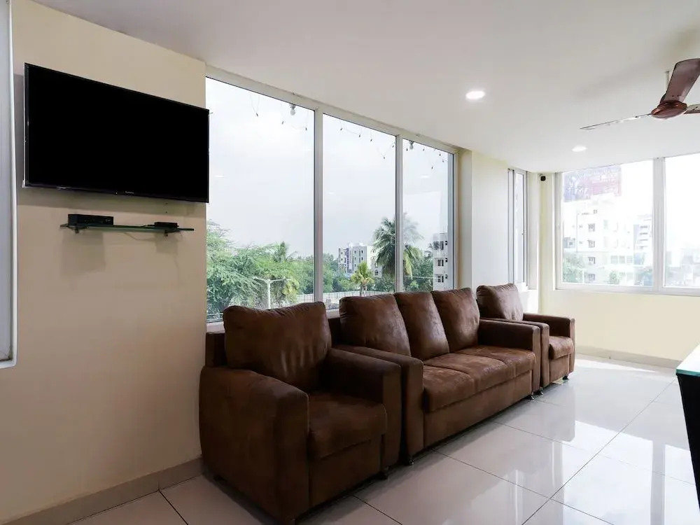 Oyo 26723 Rb Residency