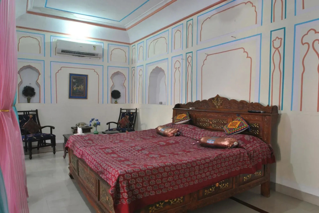 Rawla Mrignayani Palace