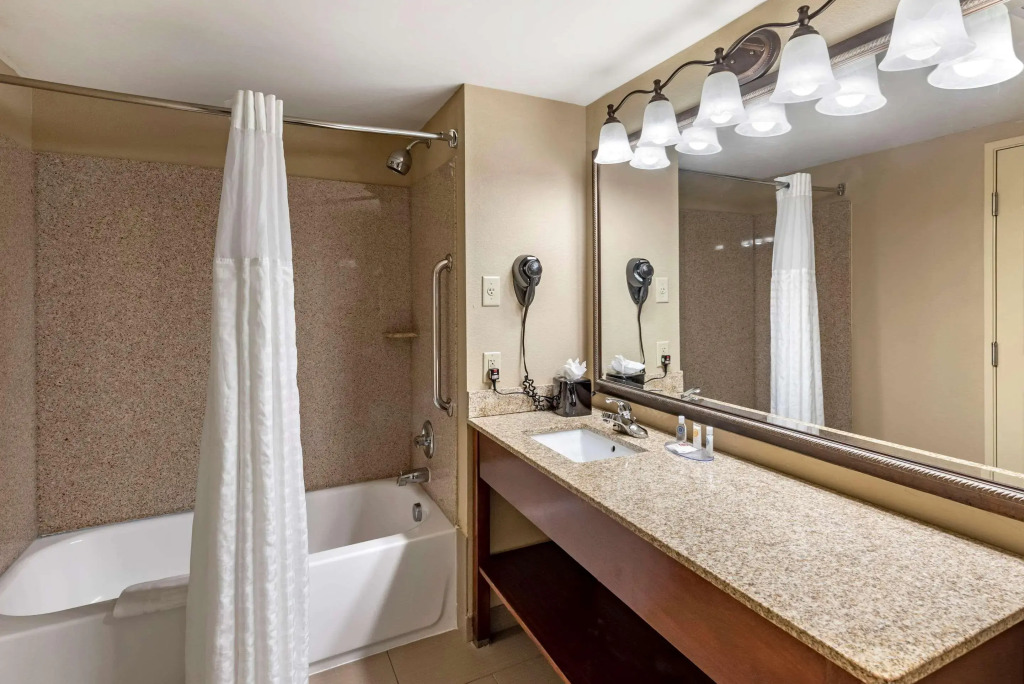 Comfort Inn & Suites Virginia Beach - Norfolk Airport