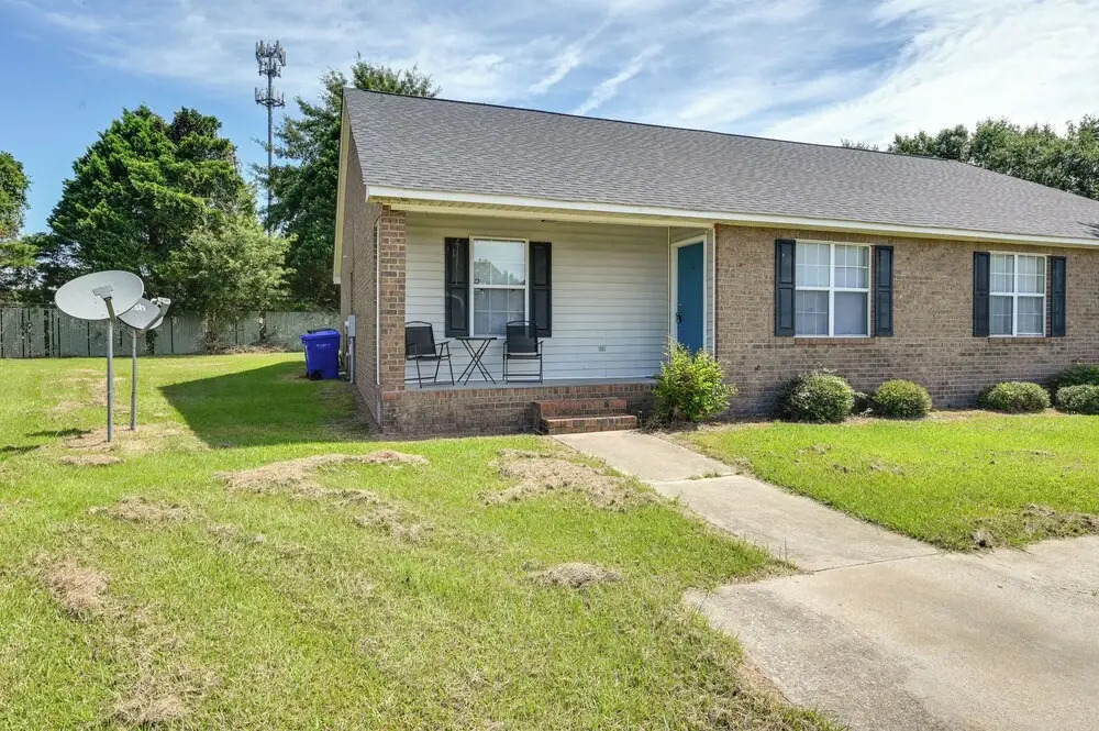 Pirate Game Day Base: Greenville Home Near Campus!