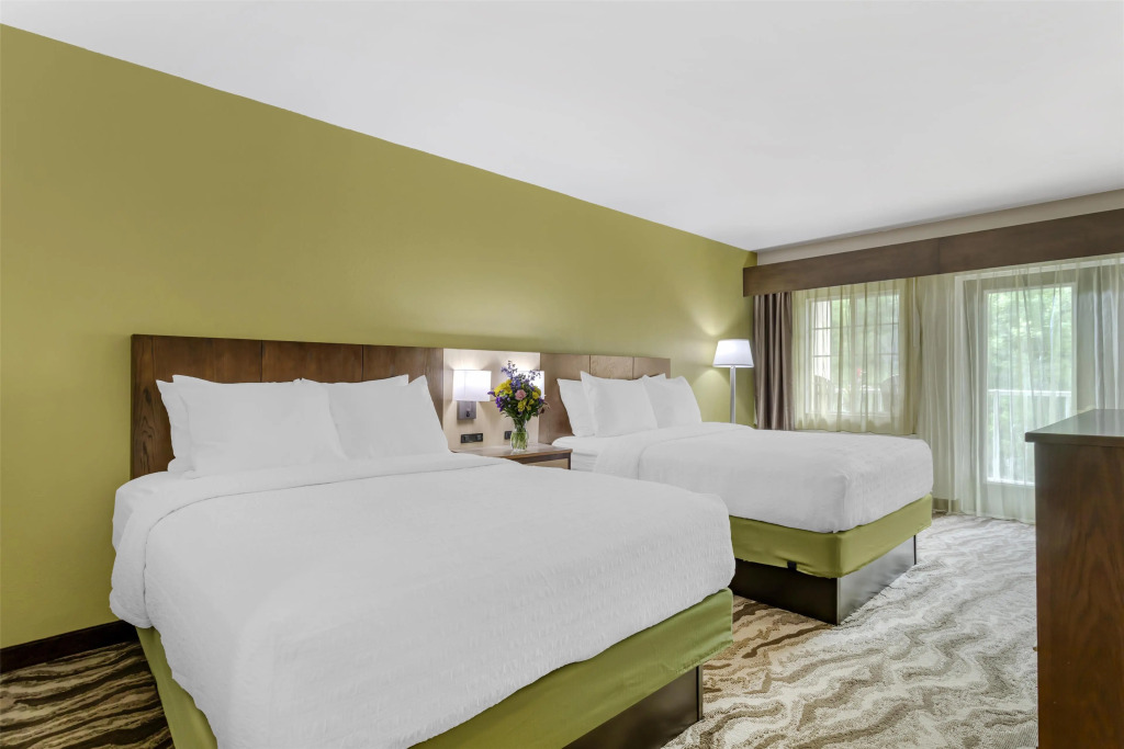 Best Western Plus River Escape Sylva / Dillsboro