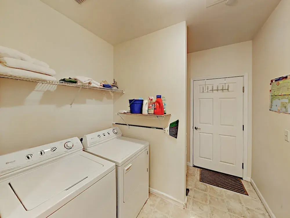 10583 Boulders Townhouse - 2 Br townhouse by RedAwning