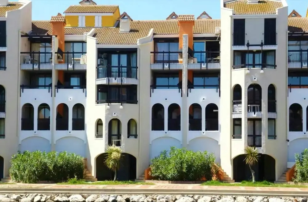 Apartment with 2 Bedrooms in Le Barcarès, with Wonderful Mountain View, Shared Pool And Furnished Terrace - 2 Km From the Beach