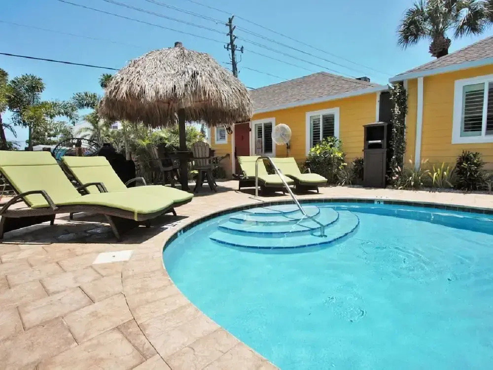 6West Beach Cottages