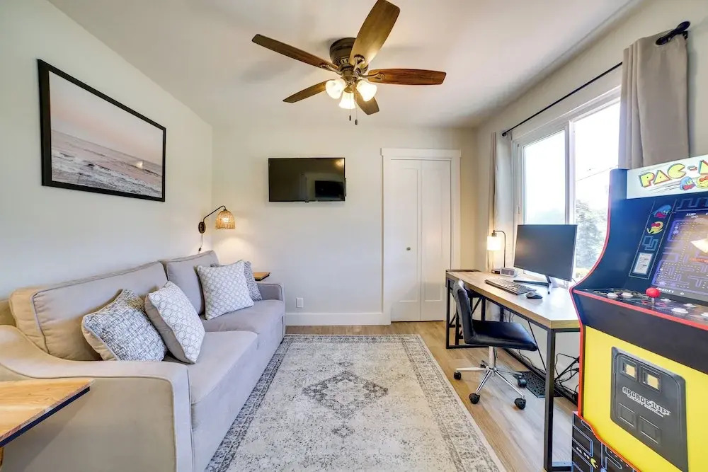 Pet-friendly Monterey Home 2 Mi to Beach