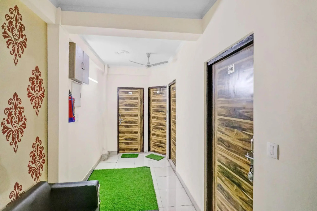 Super Hotel O Shankar Hotel Ghaziabad Railway Station