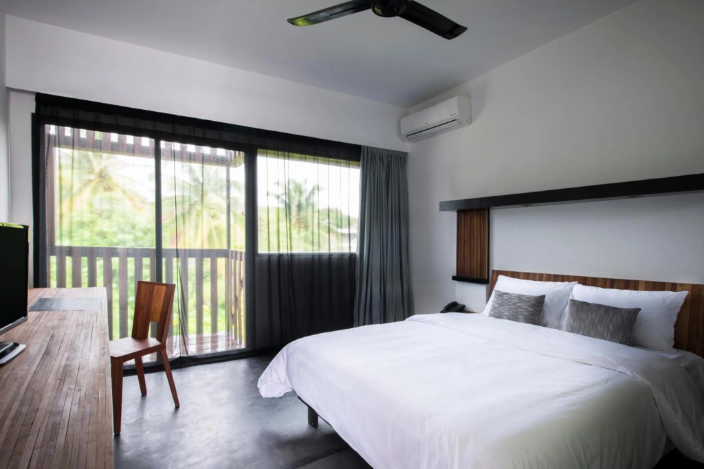 Pages Rooms Hotel