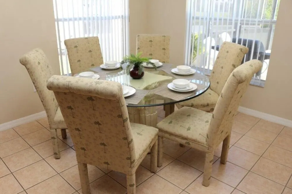 Ta524or 5 Bedroom Home