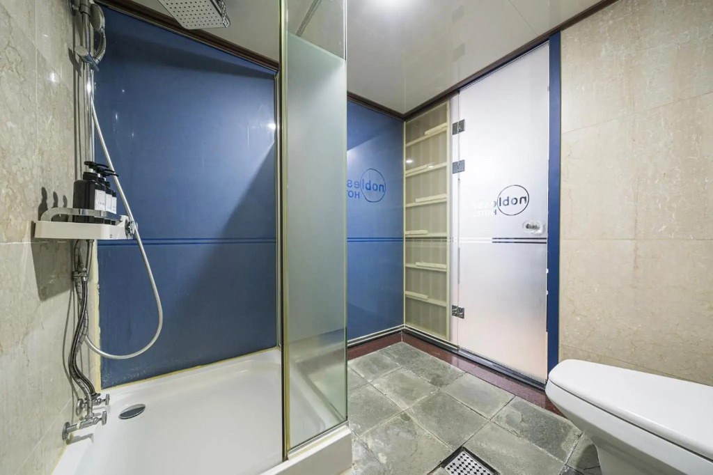 Noblesse Hotel